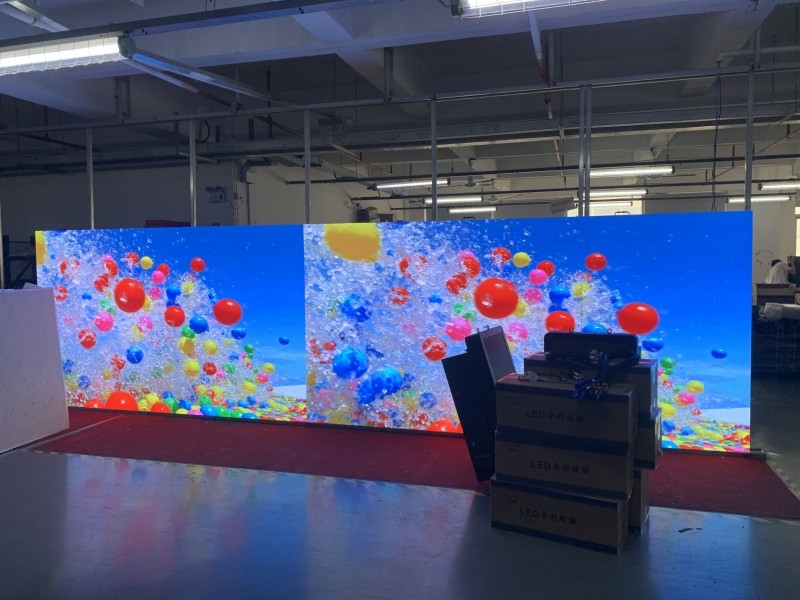 Why is the picture not clear when shooting the LED display with the camera